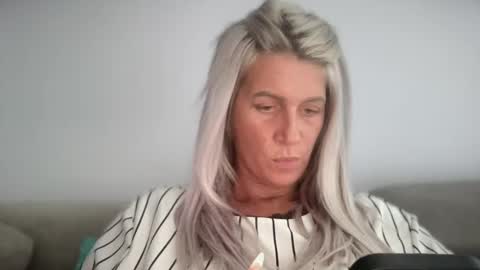 Jessye online show from September 15, 10:34 am