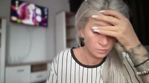 Jessye online show from October 12, 12:29 pm