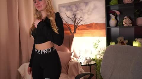 Jet online show from February 4, 9:18 pm