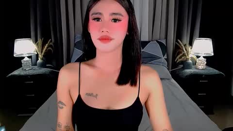 Snapshot of jhuliana_and_charles_room chatting on September 18, 2:43 am jhuliana_and_charles_room online show from September 18, 2:43 am