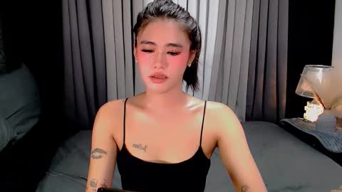 Snapshot of jhuliana_and_charles_room chatting on October 12, 7:00 am jhuliana_and_charles_room online show from October 12, 7:00 am