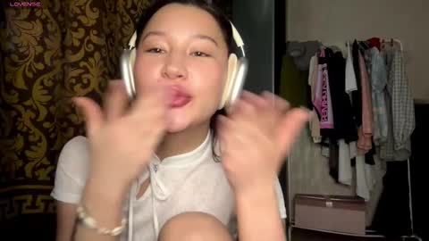 Jolene online show from November 22, 7:33 am