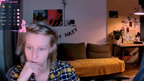 joy_keys online show from November 12, 3:32 pm