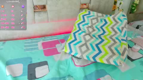 joy_vergara_ online show from October 17, 11:30 pm