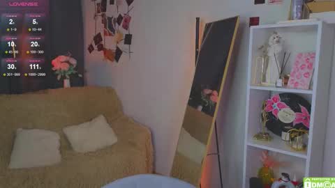 joyce_jones online show from November 11, 8:39 pm