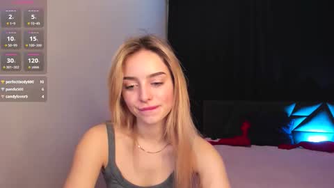 Snapshot of joyce_shinne chatting on October 16, 7:44 am Joyce online show from October 16, 7:44 am