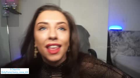 Snapshot of juicy_jane_uk chatting on February 18, 9:21 am    online show from February 18, 9:21 am