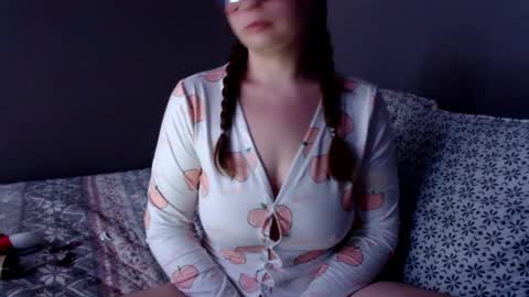 juicymomma1223 online show from February 1, 3:08 am