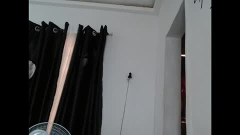 juicyxpink online show from October 28, 8:53 am