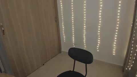 Juli Modelo Independiente online show from February 11, 2:07 pm