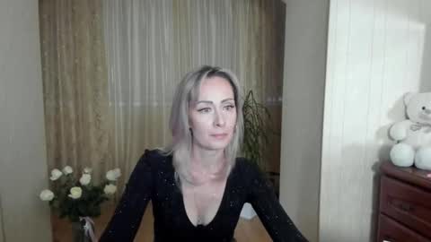 julia__cherry_ online show from February 12, 11:29 am