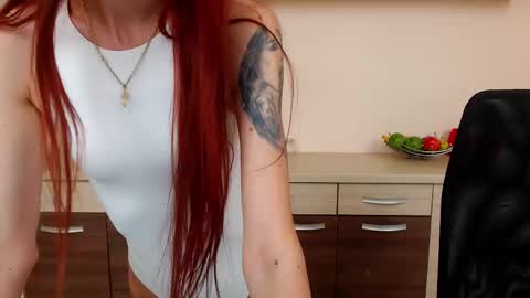 JuliaJae online show from October 4, 6:19 am