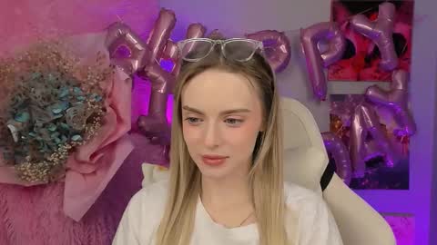 Snapshot of juliabrewwer chatting on September 18, 2:26 pm Julia online show from September 18, 2:26 pm