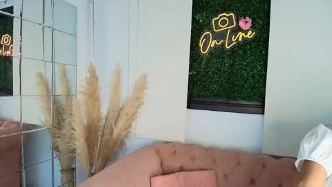 Juli  online show from November 2, 12:08 pm