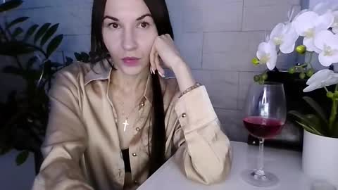 Julia online show from February 8, 3:27 pm