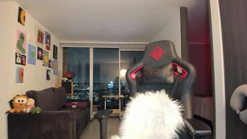 Jeimy Help me to reach 100 thumbs up online show from November 17, 12:44 am