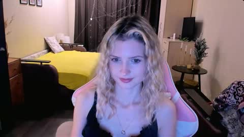 Julie online show from November 7, 4:34 pm