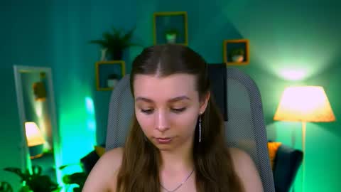 Snapshot of juliedaniel chatting on October 21, 9:13 am juliedaniel online show from October 21, 9:13 am