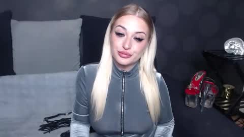 Snapshot of juliediamond chatting on September 30, 10:36 pm julia online show from September 30, 10:36 pm