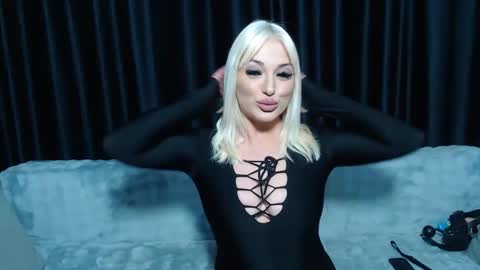 Snapshot of juliediamond chatting on January 5, 10:19 pm julia online show from January 5, 10:19 pm