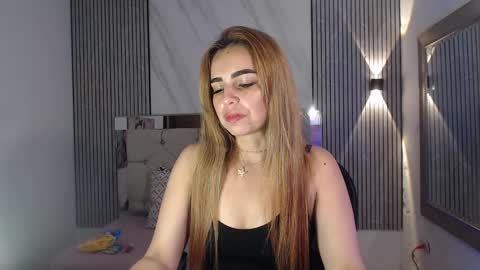 julieta__fox_ online show from December 17, 2:06 am