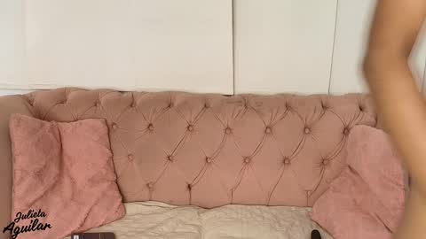 Juli online show from December 14, 8:03 pm