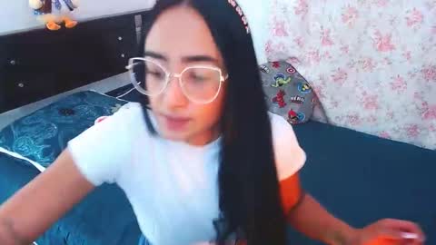 julieta art1 online show from December 30, 8:25 pm