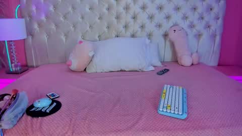 Julieta  online show from February 28, 1:54 pm