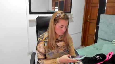 julieta_star69 online show from February 28, 8:30 pm