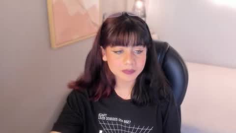 Julieth  online show from December 19, 8:34 pm