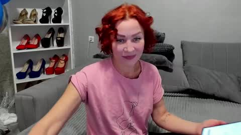 jullia_moor online show from January 19, 1:02 am