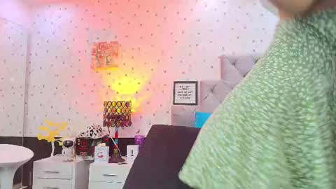 Julieta Reyes   online show from January 14, 11:59 am