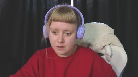 Snapshot of june_shy0 chatting on September 14, 7:17 am June online show from September 14, 7:17 am