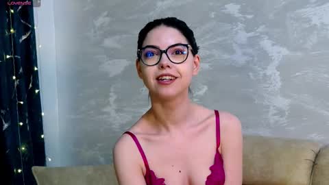 Kaila Lewis online show from January 17, 7:10 pm