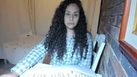 Snapshot of kara__gower chatting on February 14, 2:18 am kara online show from February 14, 2:18 am