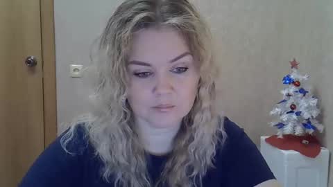 karennelsonx online show from December 22, 9:23 am