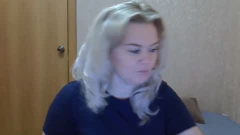 karennelsonx online show from January 13, 1:04 pm