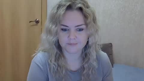 karennelsonx online show from December 1, 3:04 pm