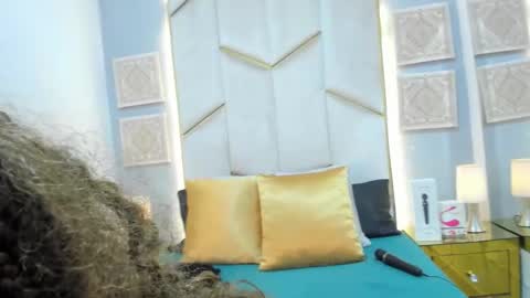 karinaacox online show from February 20, 1:01 pm