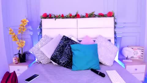 Karla Gonzaless online show from March 11, 6:52 pm