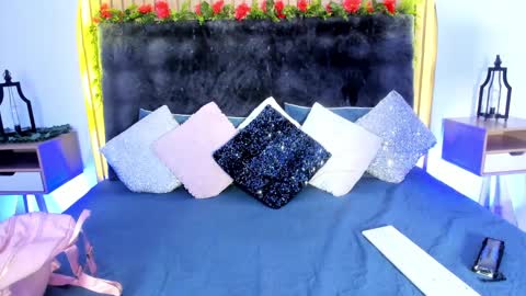 Karla Gonzaless online show from February 12, 7:24 pm