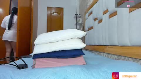 karolina  online show from October 11, 9:17 pm