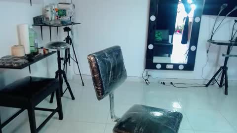 karlaluann online show from October 21, 11:58 am