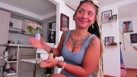 Karlye online show from December 4, 1:13 pm