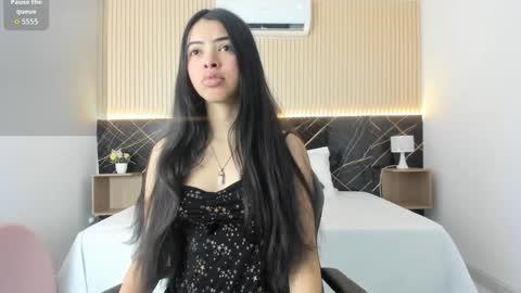 karol_cortes online show from October 13, 12:52 pm