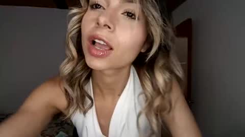 karol_goode online show from March 8, 5:41 pm