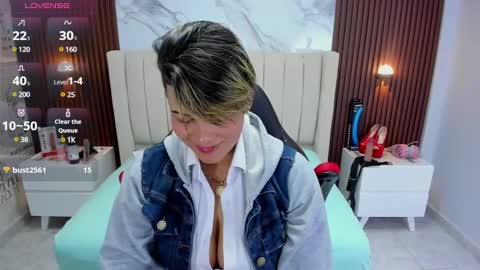 Karoll online show from February 27, 2:42 am