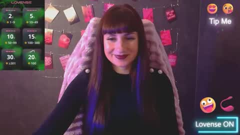 Snapshot of karolina_mia chatting on October 23, 8:42 am Caroline online show from October 23, 8:42 am