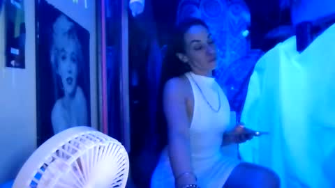 kash_kitty13 online show from February 13, 7:15 pm