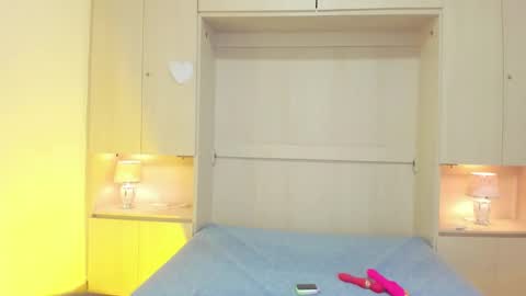 katecoopper online show from March 1, 4:01 am